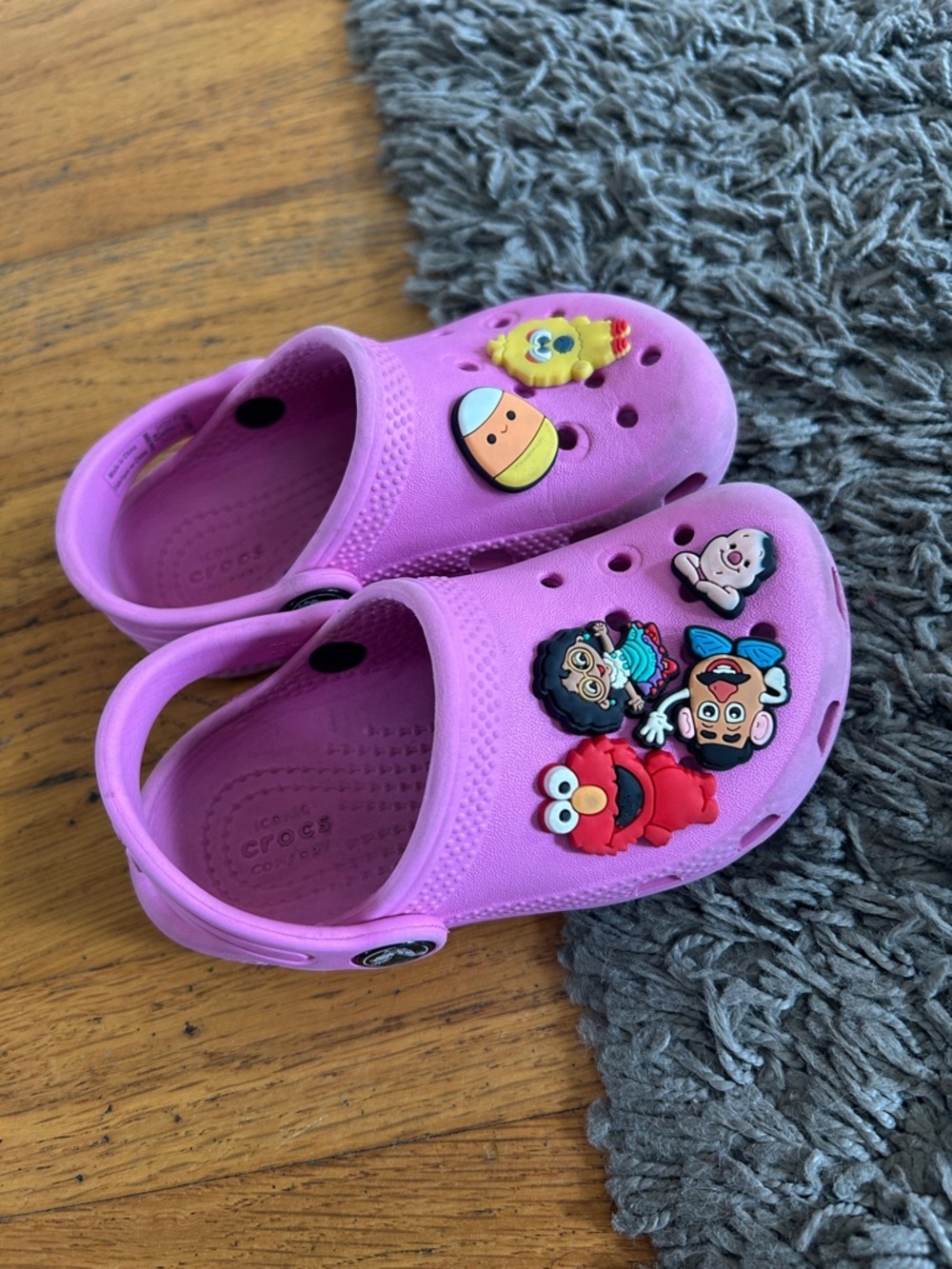 CROCS Kids Pink Classic Clog with Character Jibbitz Size 8